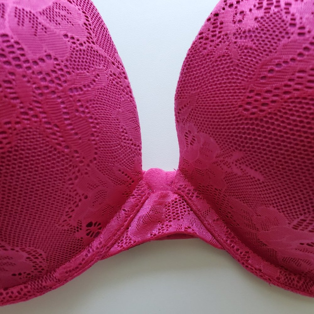 SOLD - Maidenform Lace Bra Fuchsia Size 38D - Picture 4 of 7